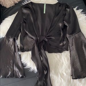 Beautiful and elegant long sleeve crop blouse